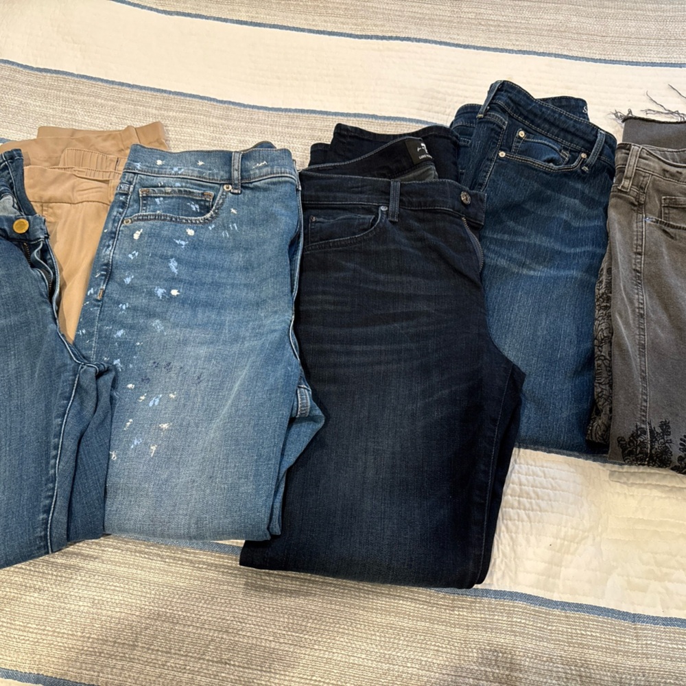 Multiples Women's size 12 Jeans in Blue, Black, and Gray